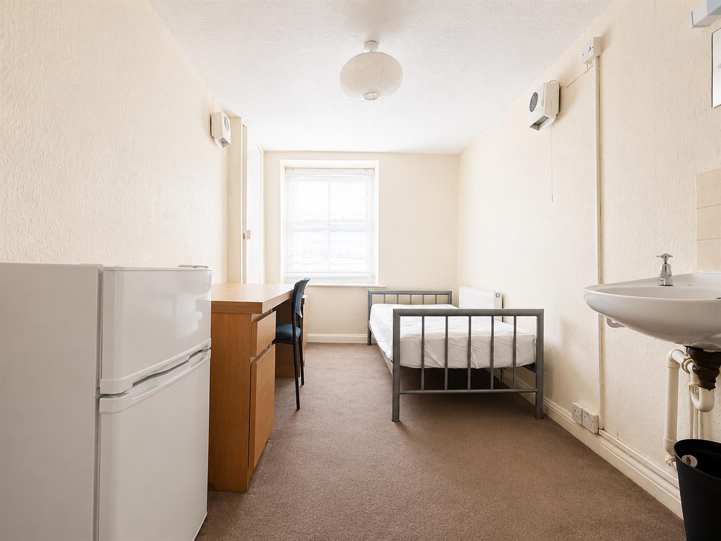 Room Bedford Square in Brighton