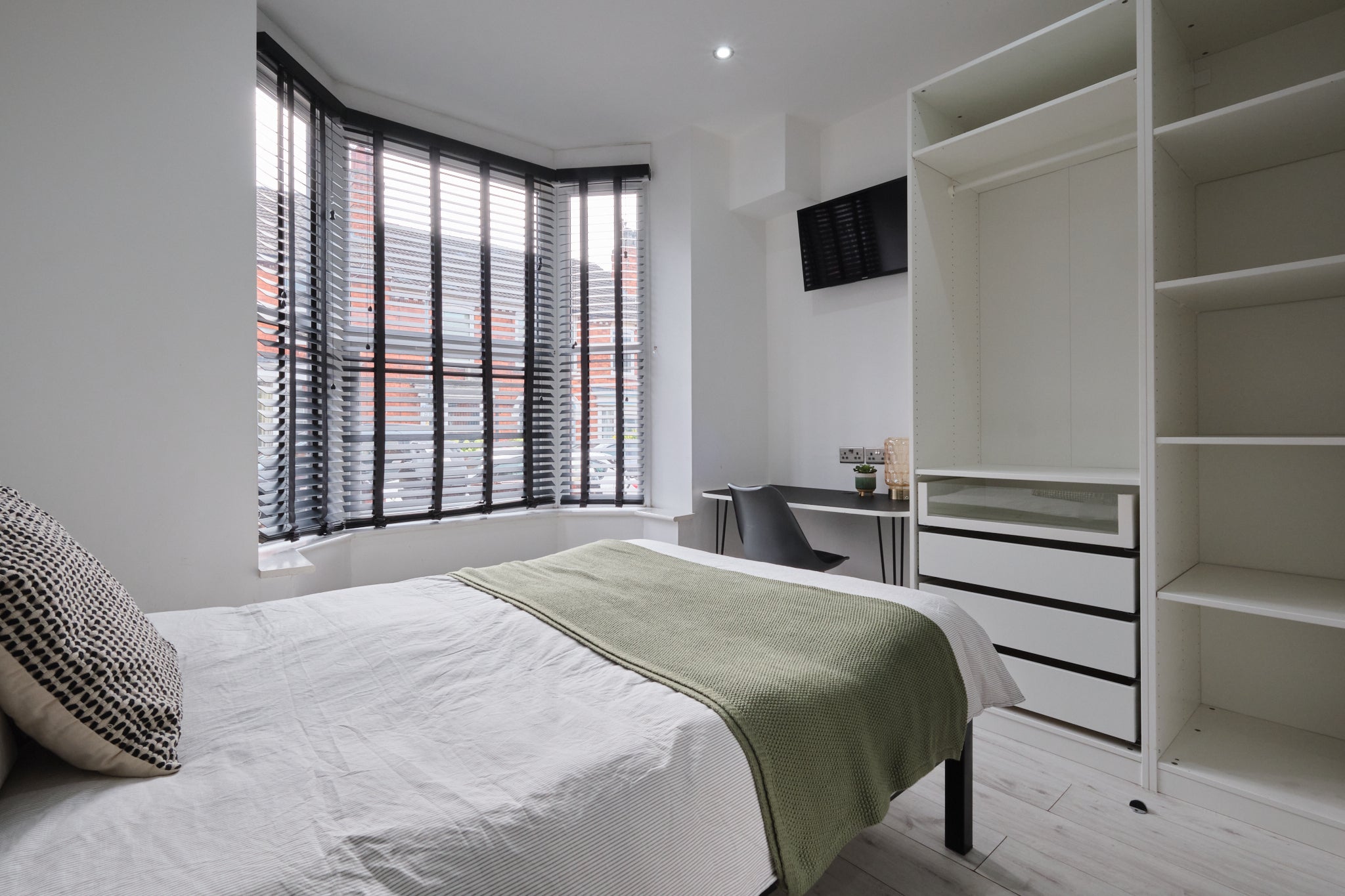 Room Avondale Street in Lincoln