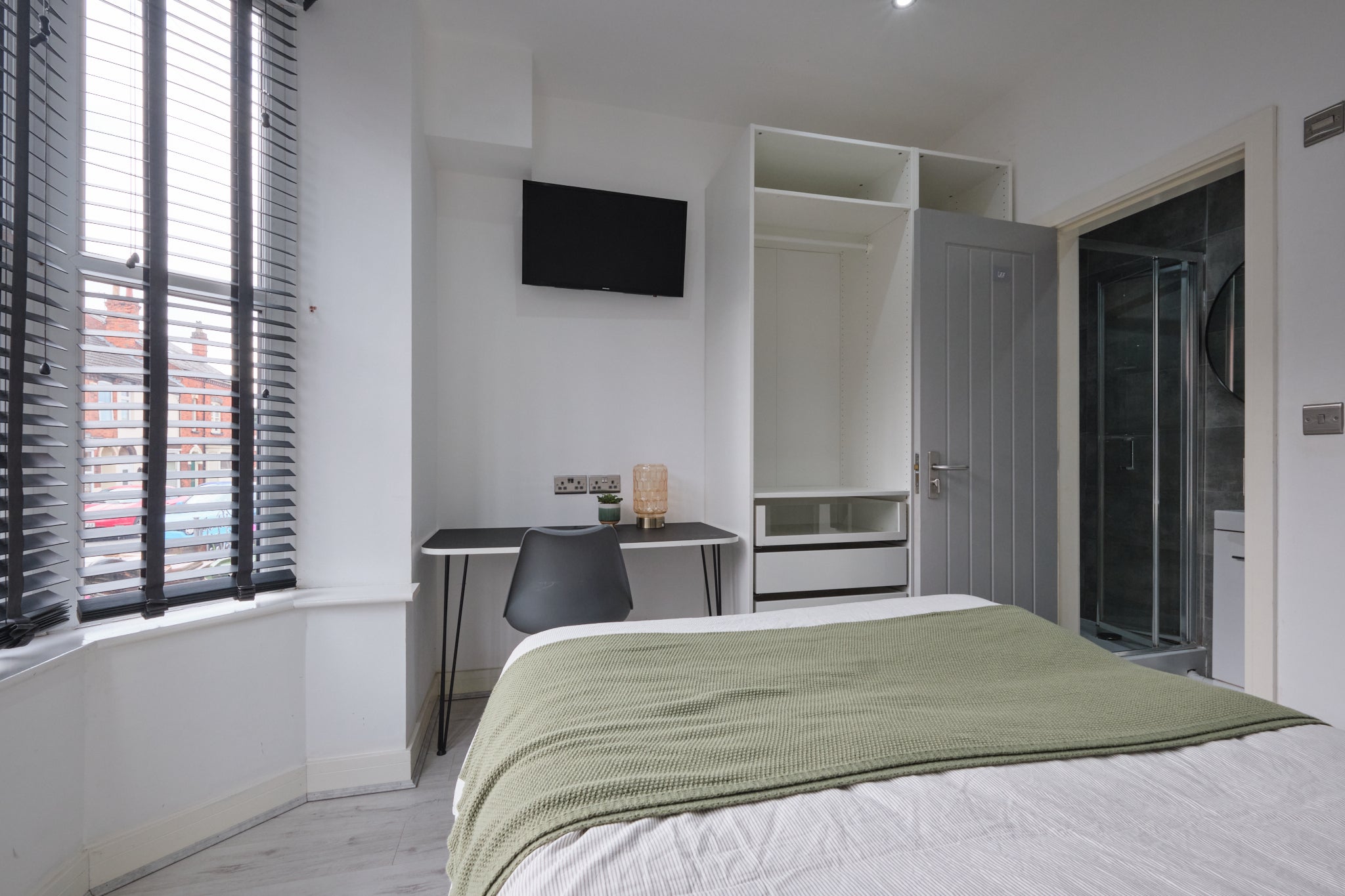 Room Avondale Street in Lincoln