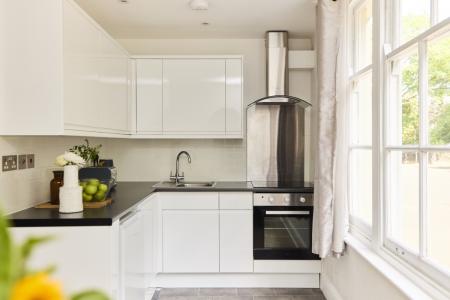 Flat Leigham Court Road in Greater London
