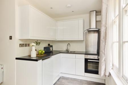 Flat Leigham Court Road in Greater London
