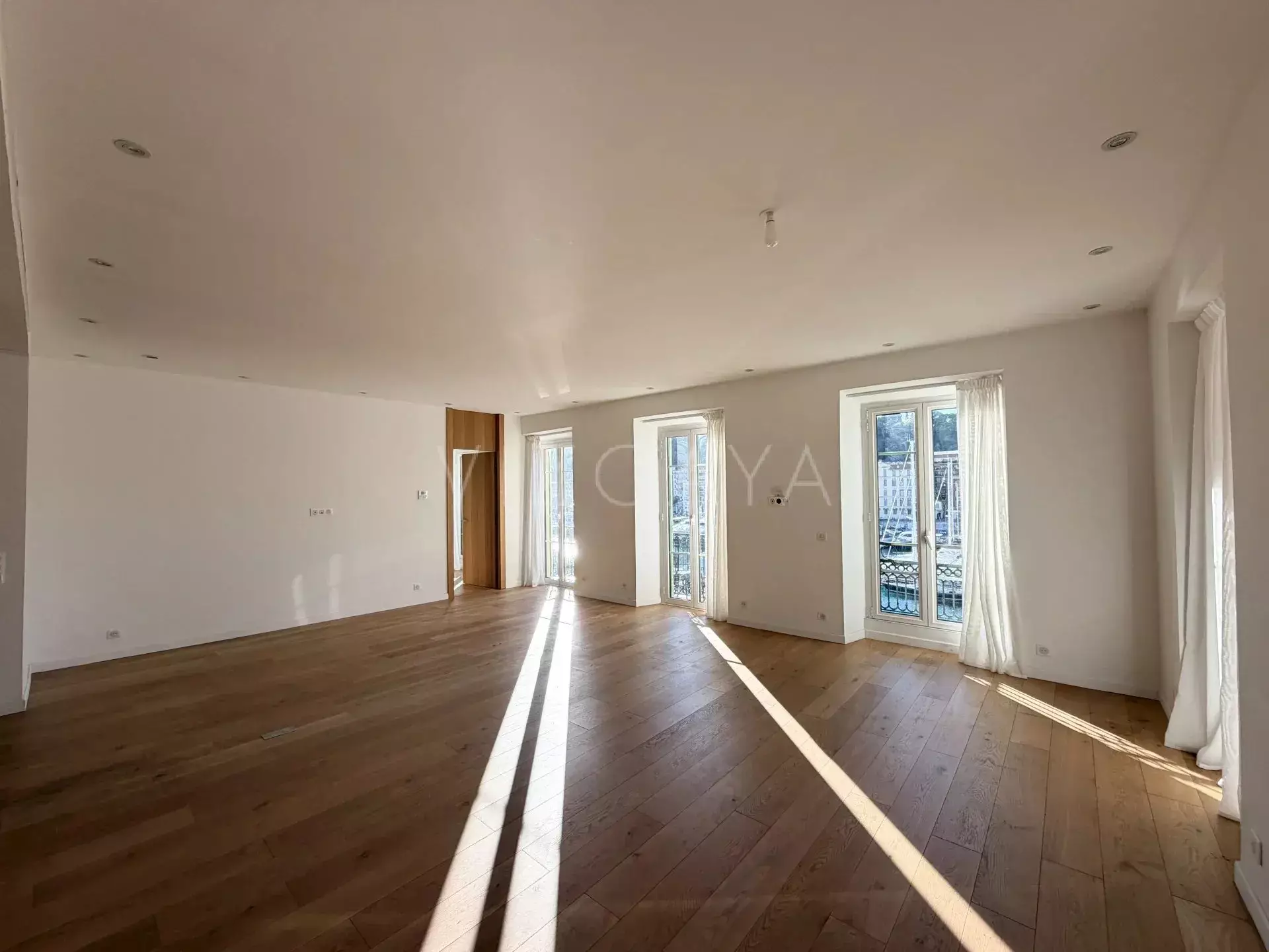 Flat Quai des Deux Emmanuels in Nice
