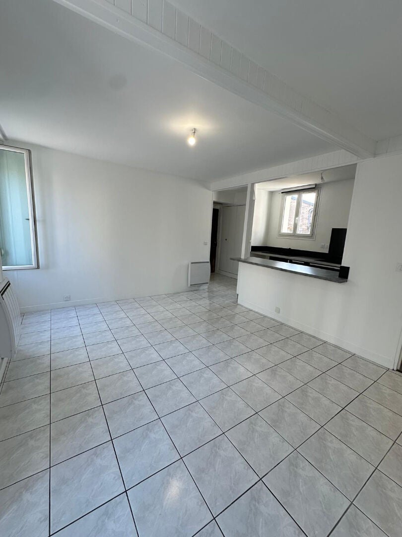 Flat Rue d'Estienne d'Orves in Rosny-sous-Bois