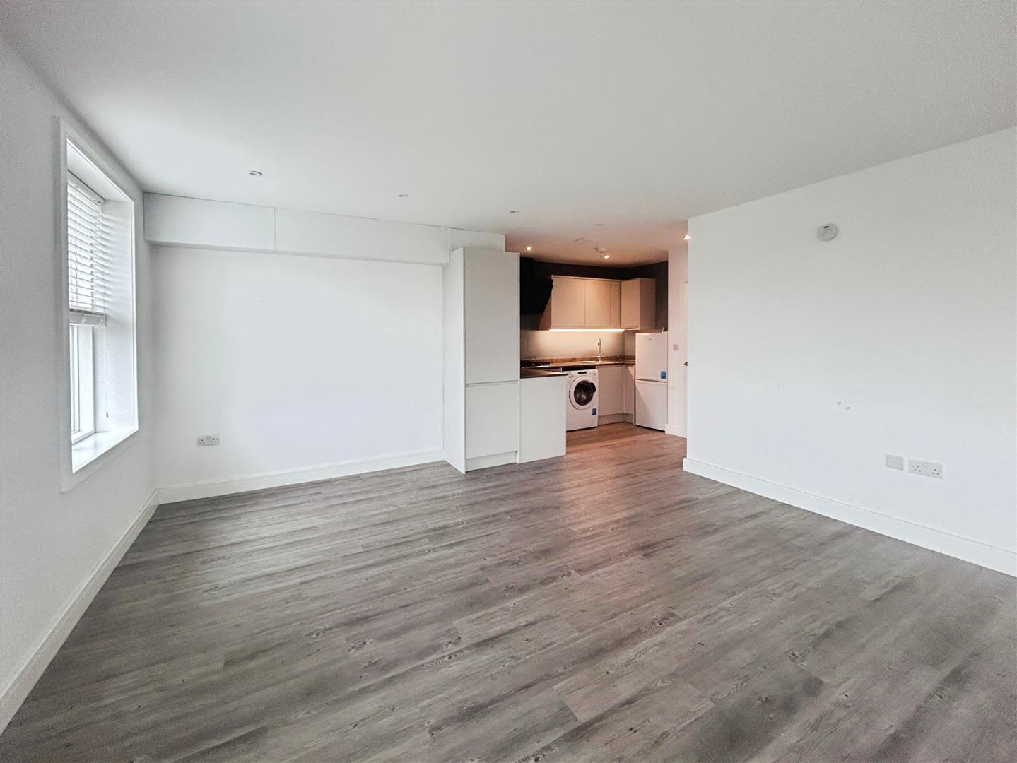 Flat Kingston Road in Greater London