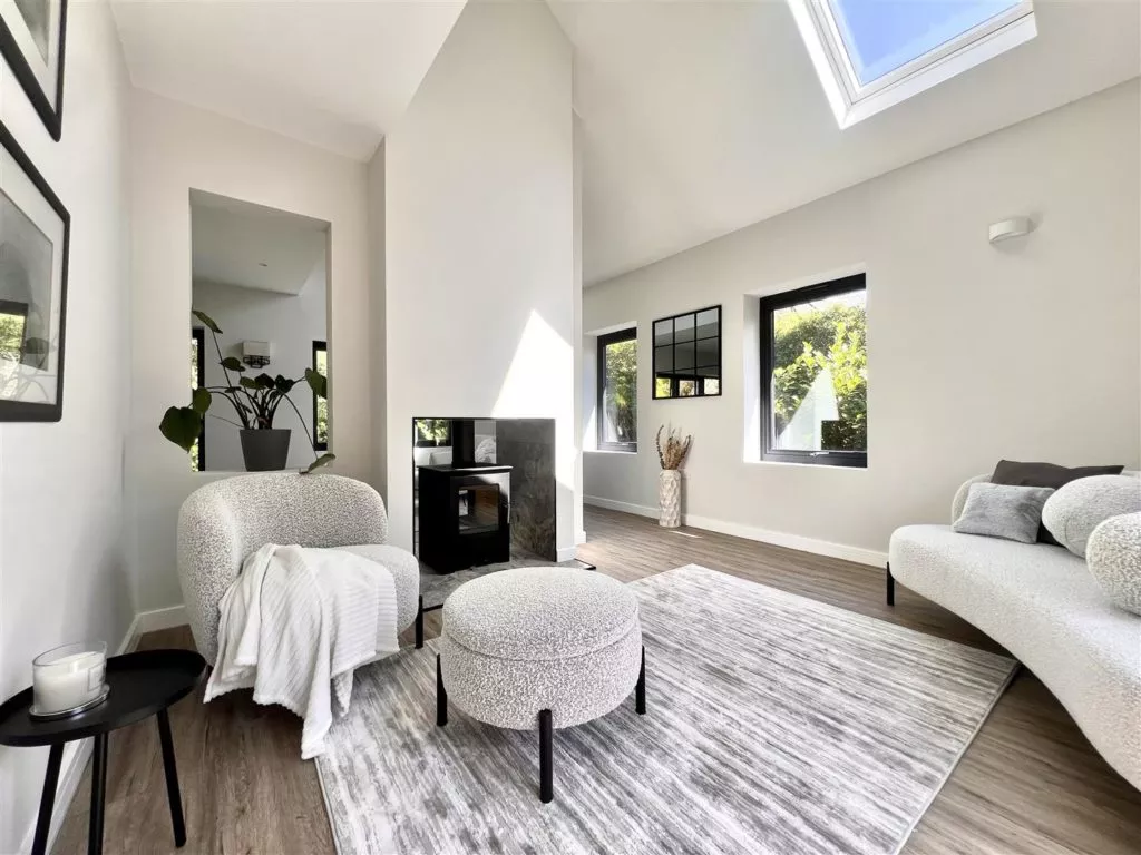 House Beech Tree Close in Mole Valley