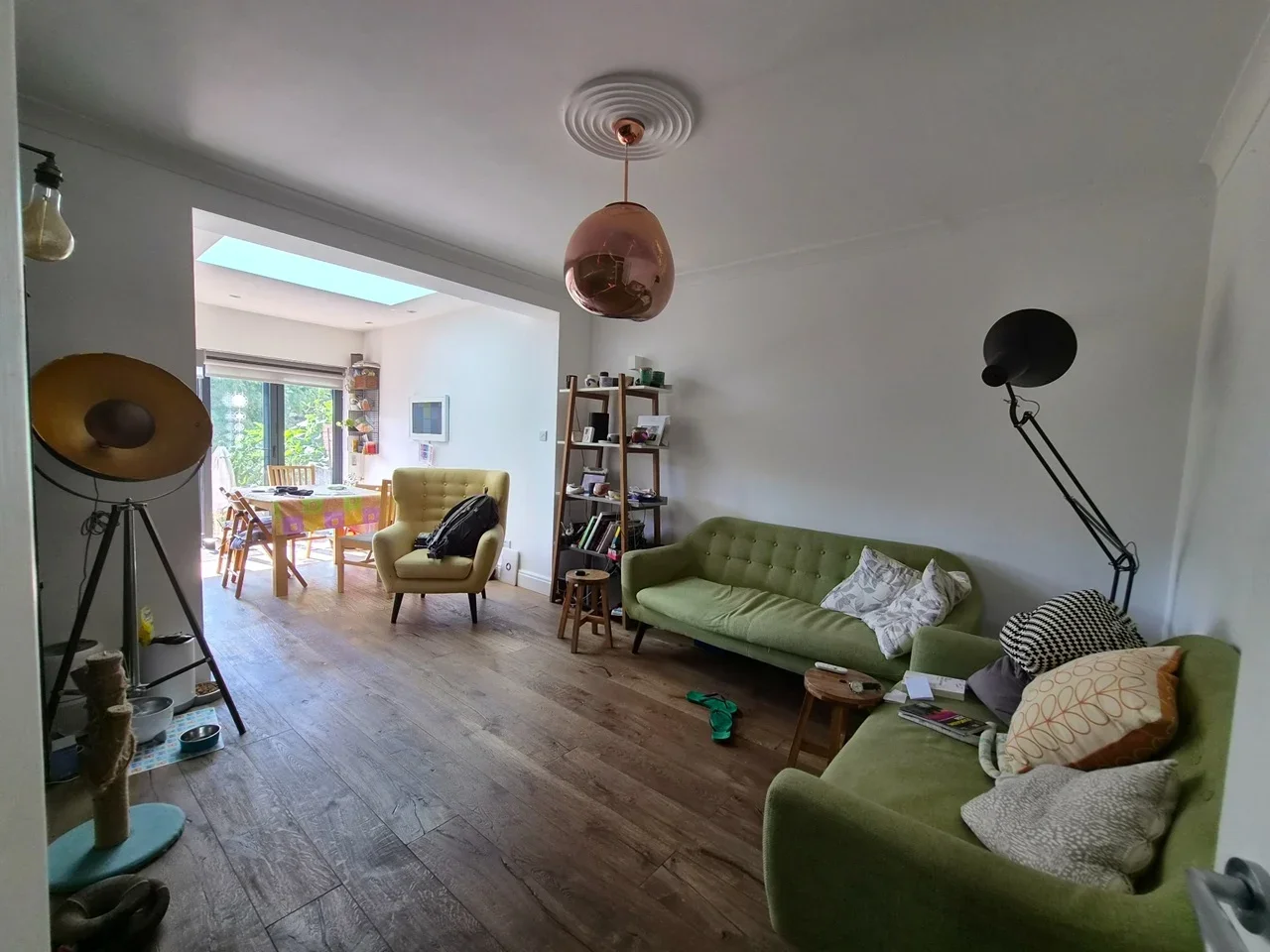 House Ardwell Avenue in Greater London