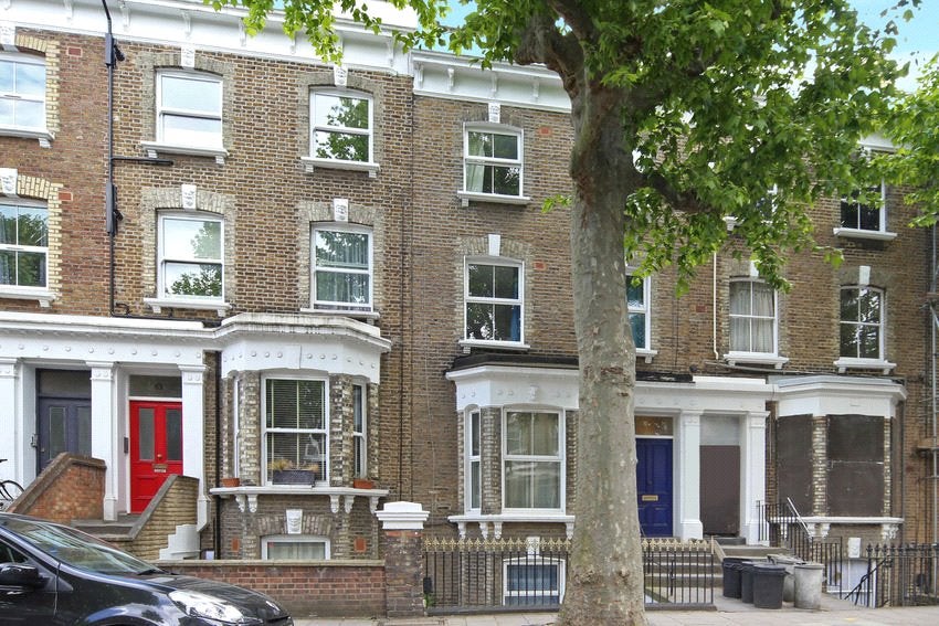 Flat Loftus Road in Greater London