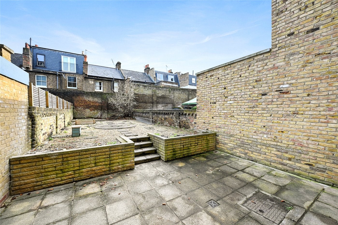 Flat Loftus Road in Greater London