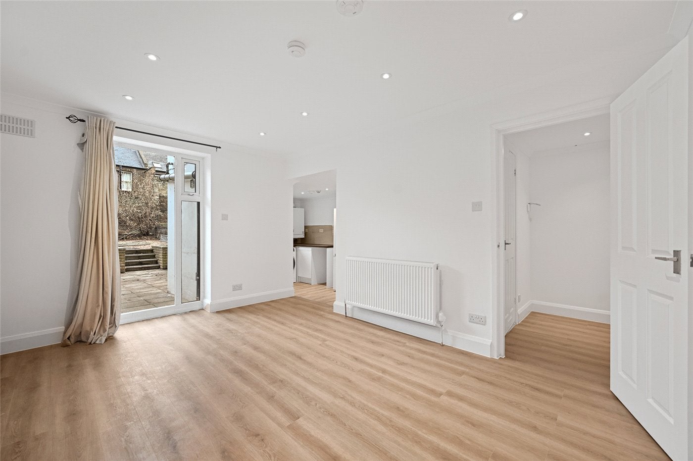 Flat Loftus Road in Greater London
