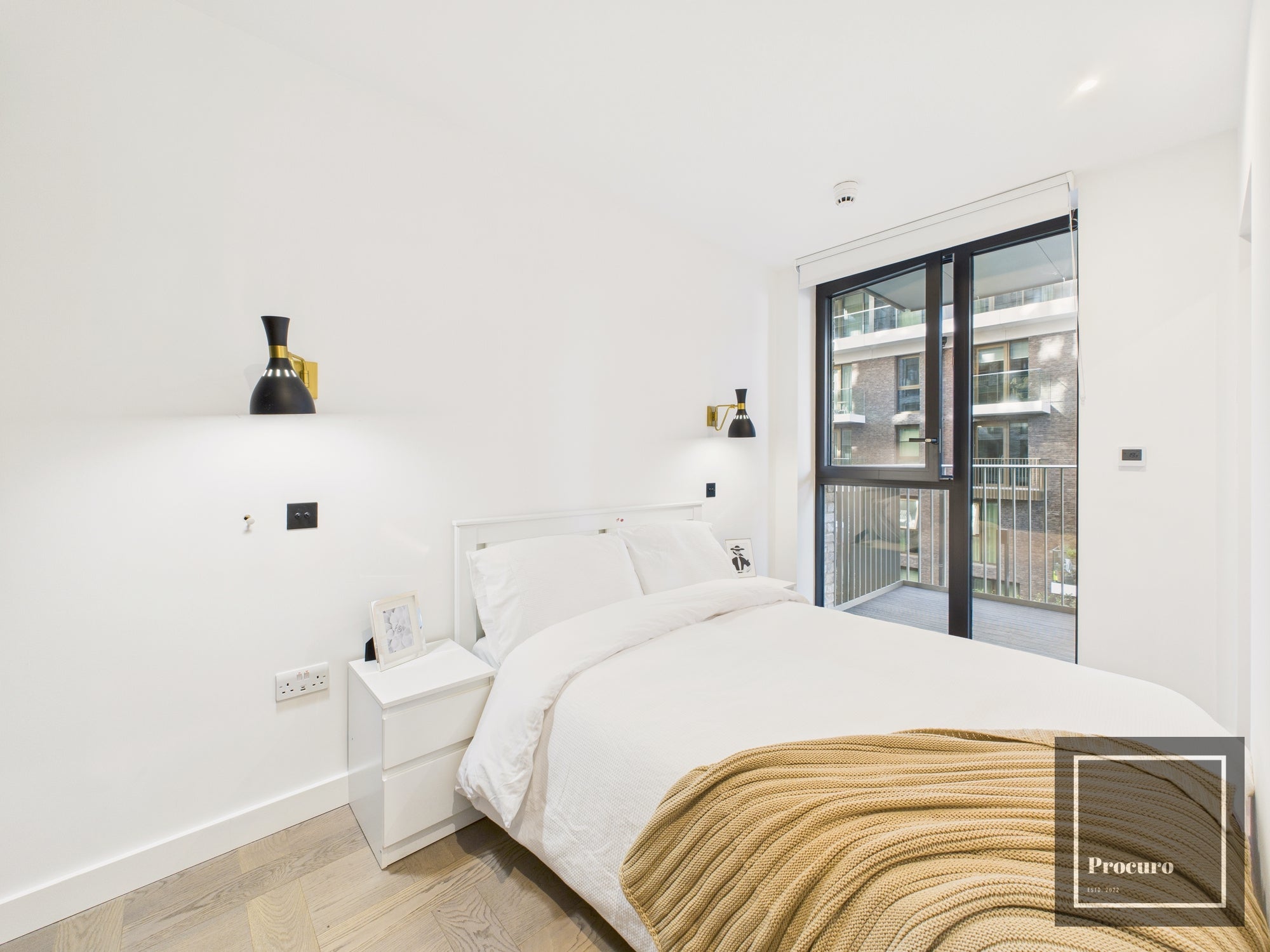 Flat Merino Gardens in Greater London