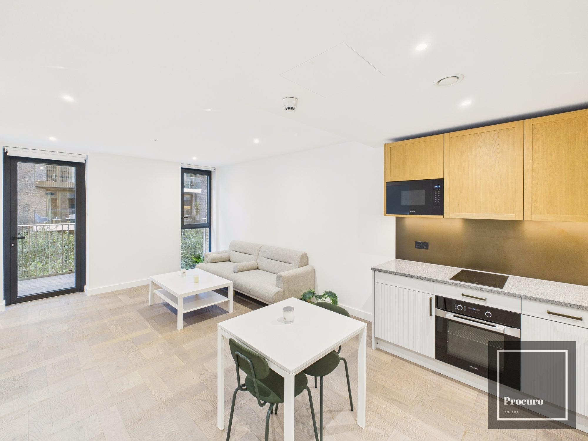 Flat Merino Gardens in Greater London