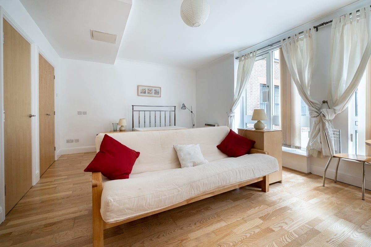 Flat Botolph Lane in City of London