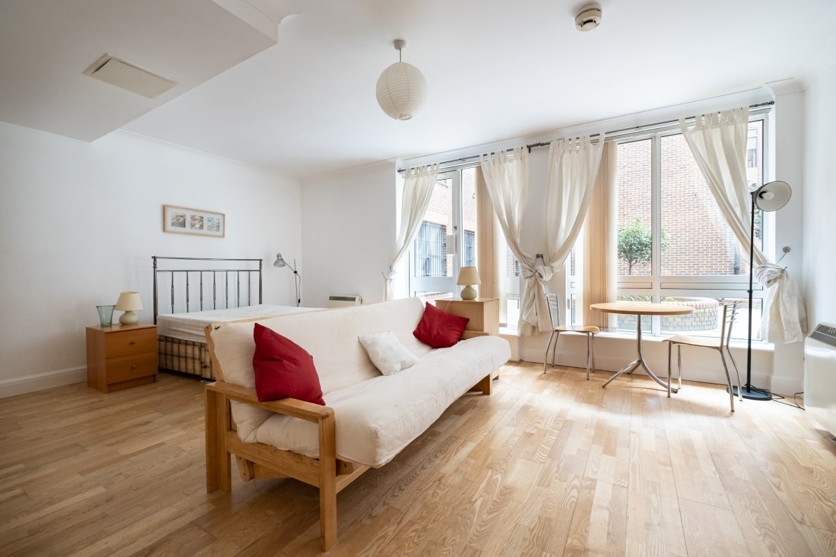Flat Botolph Lane in City of London