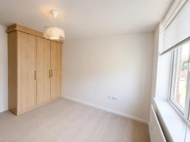 Flat Coxhill Way in Aylesbury