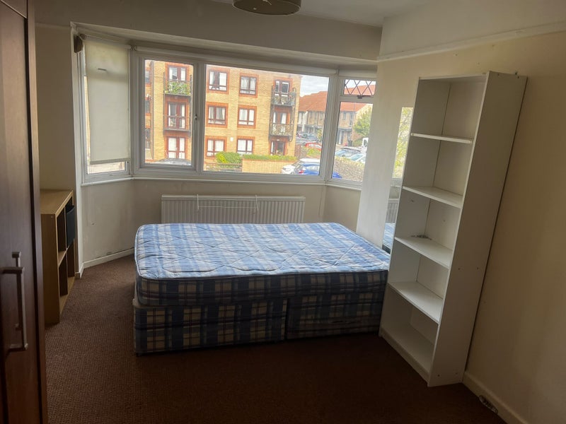 Room Manor Road in Bristol