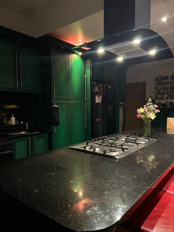 Room Dresden Road in Greater London