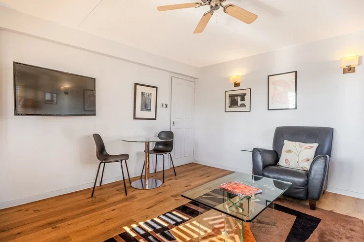 Flat High Holborn in Greater London