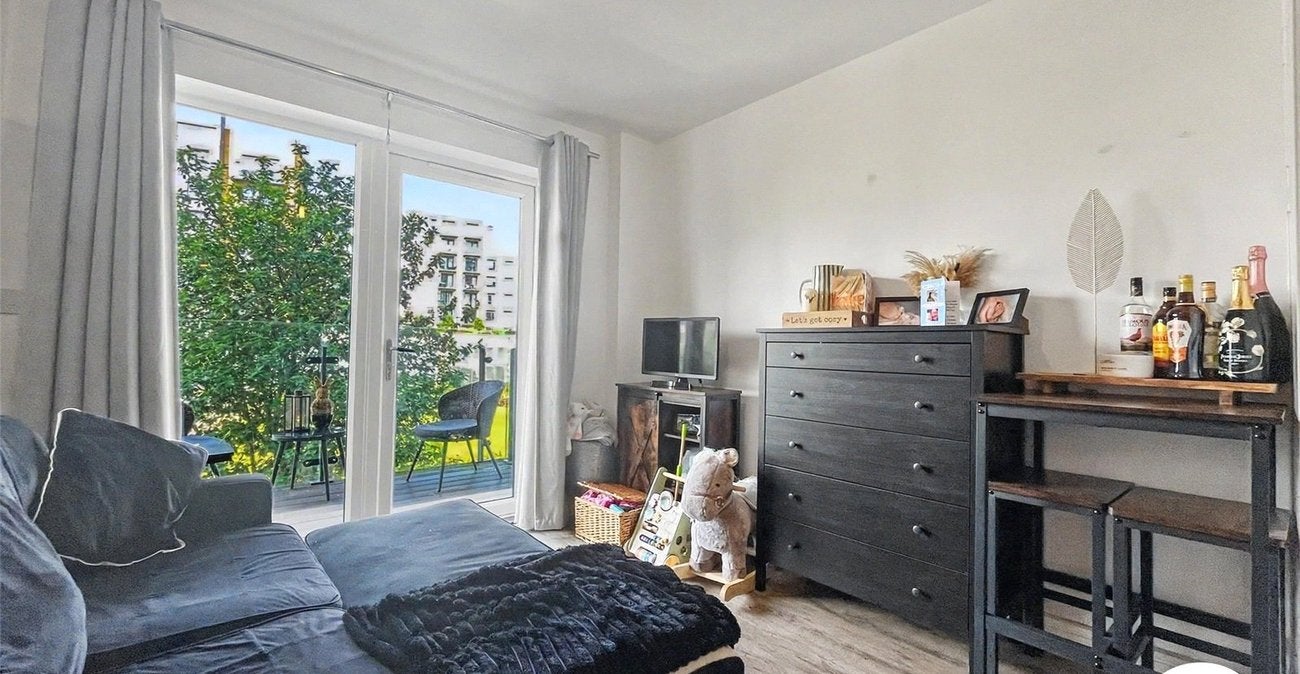 Flat Pearl Lane in Gillingham