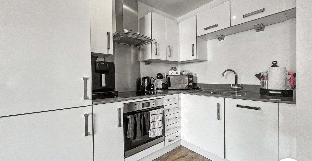 Flat Pearl Lane in Gillingham