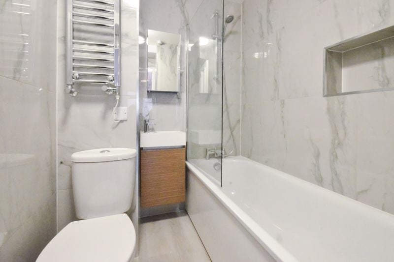 Flat Thurloe Square in Greater London