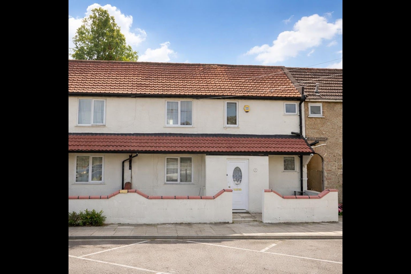 Flat Meadow Close in Greater London