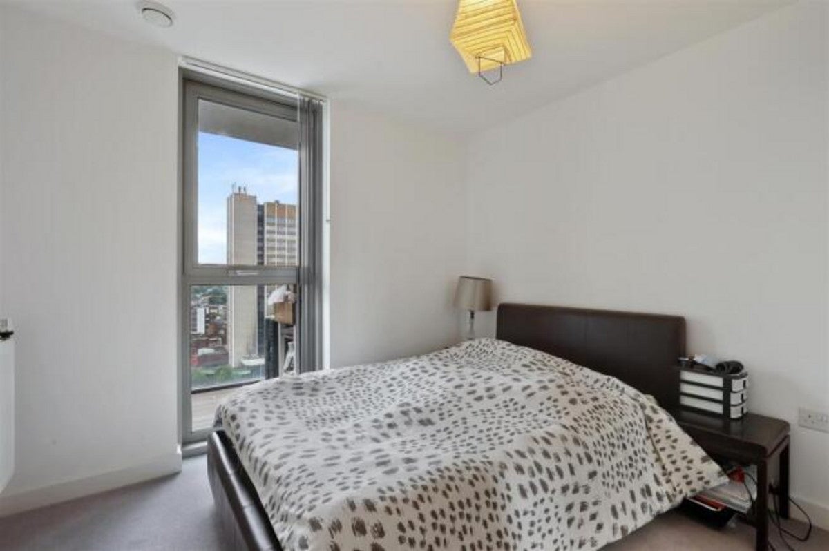 Flat Loampit Vale in Greater London