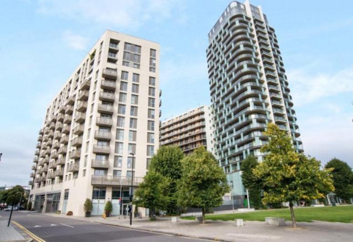 Flat Loampit Vale in Greater London