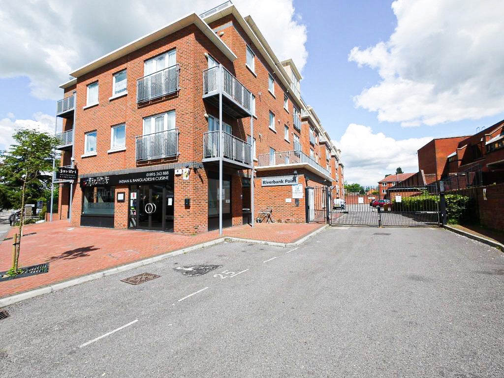 Flat Harefield Road in Greater London