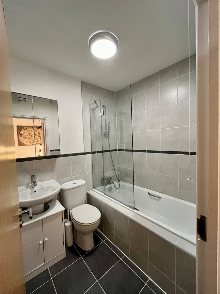 Flat King George's Avenue in Watford