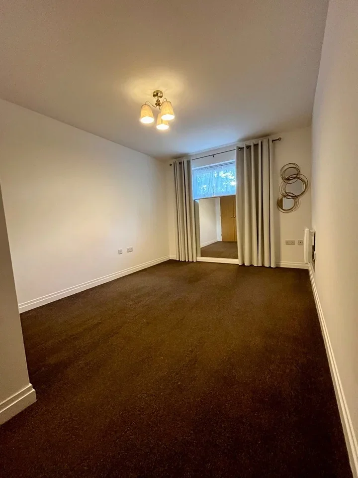 Flat King George's Avenue in Watford