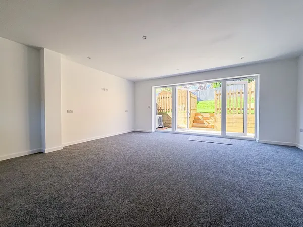 Flat Hilders Farm Close in Wealden