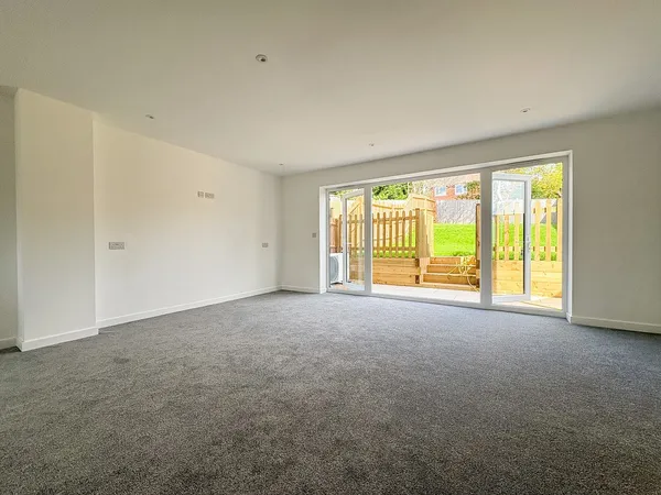 Flat Hilders Farm Close in Wealden