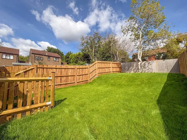 Flat Hilders Farm Close in Wealden