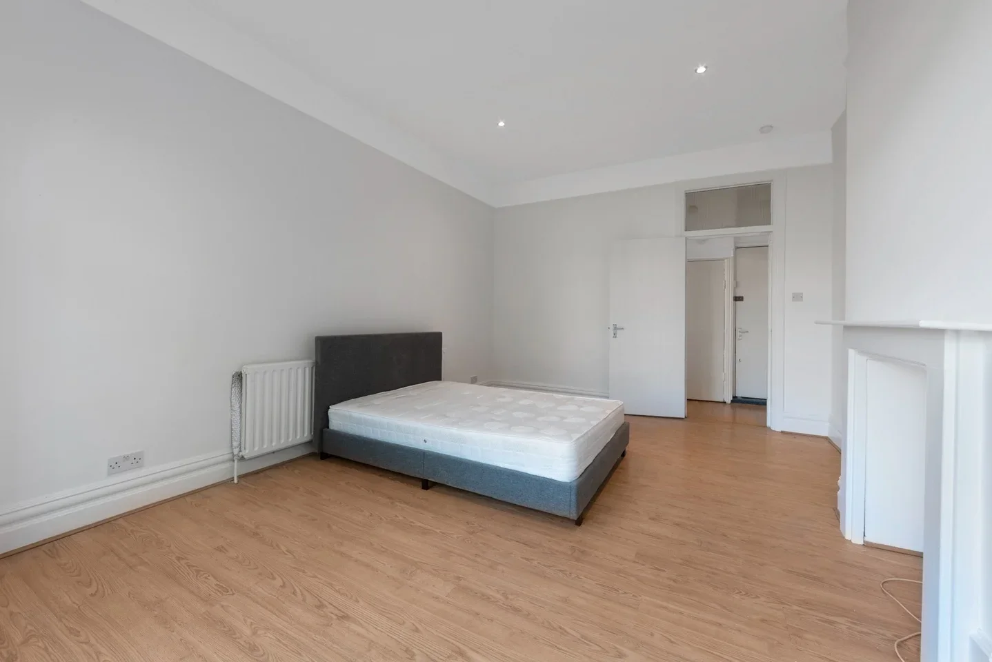 Flat Danvers Road in Greater London