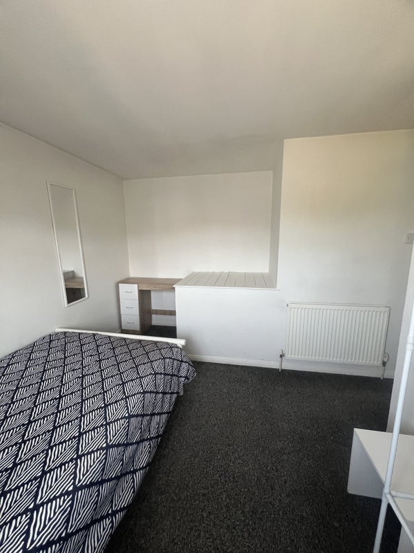 Room Beaufort Road in Bristol