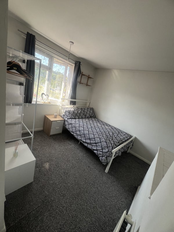 Room Beaufort Road in Bristol