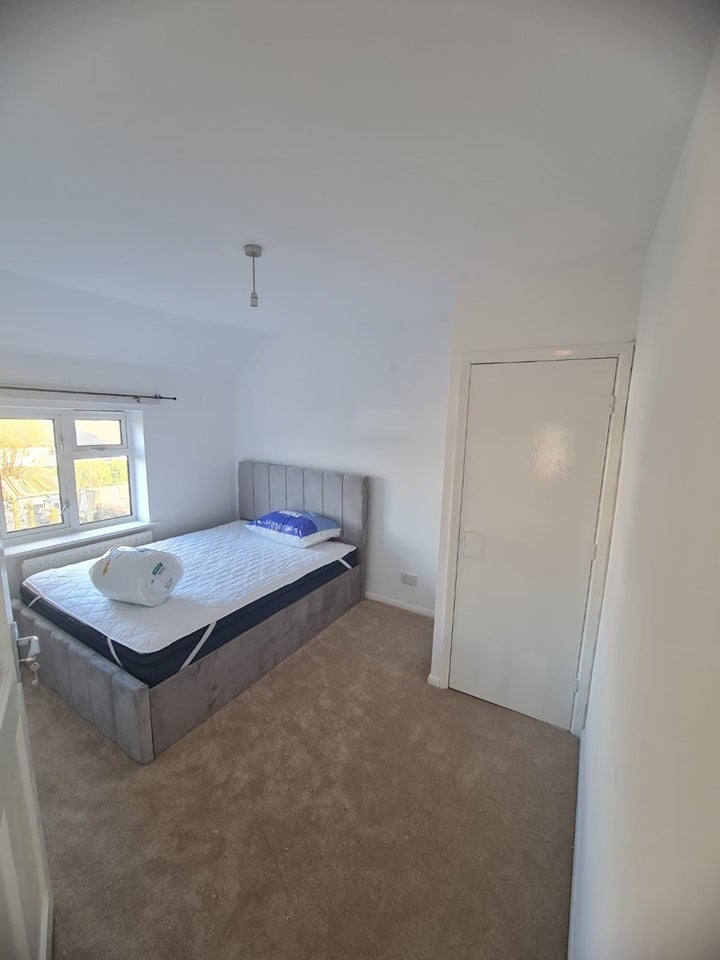 Room Suffield Road in High Wycombe