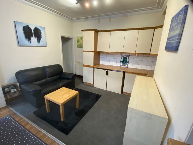 Flat Colwyn Road in Leeds