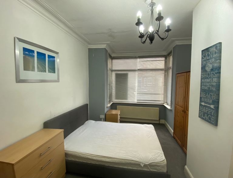 Flat Colwyn Road in Leeds