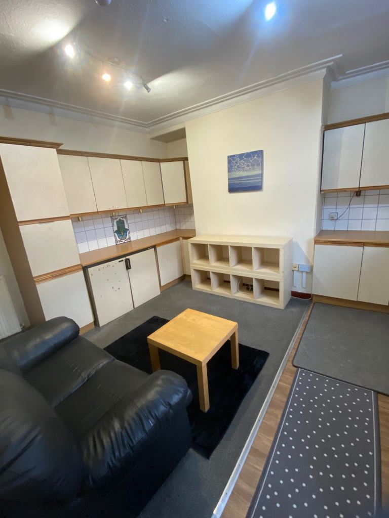 Flat Colwyn Road in Leeds