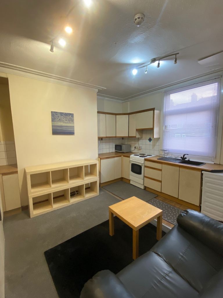 Flat Colwyn Road in Leeds