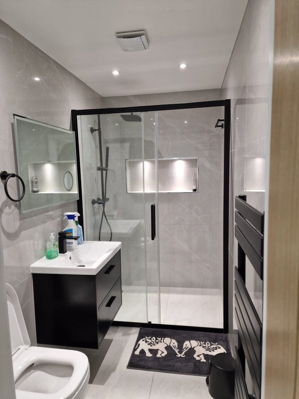 Room Slough Road in Iver Heath