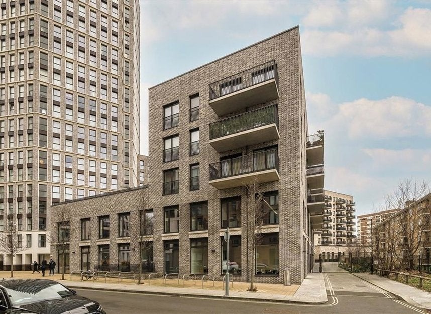 Flat Milcote Street in Greater London