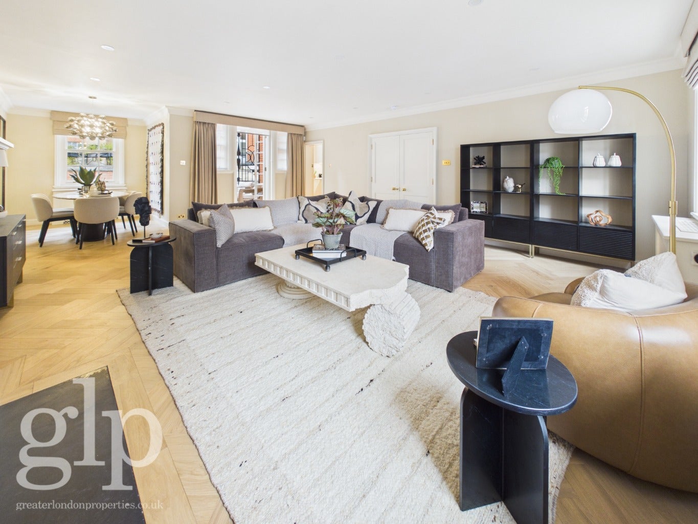 Flat Wood's Mews in City of Westminster