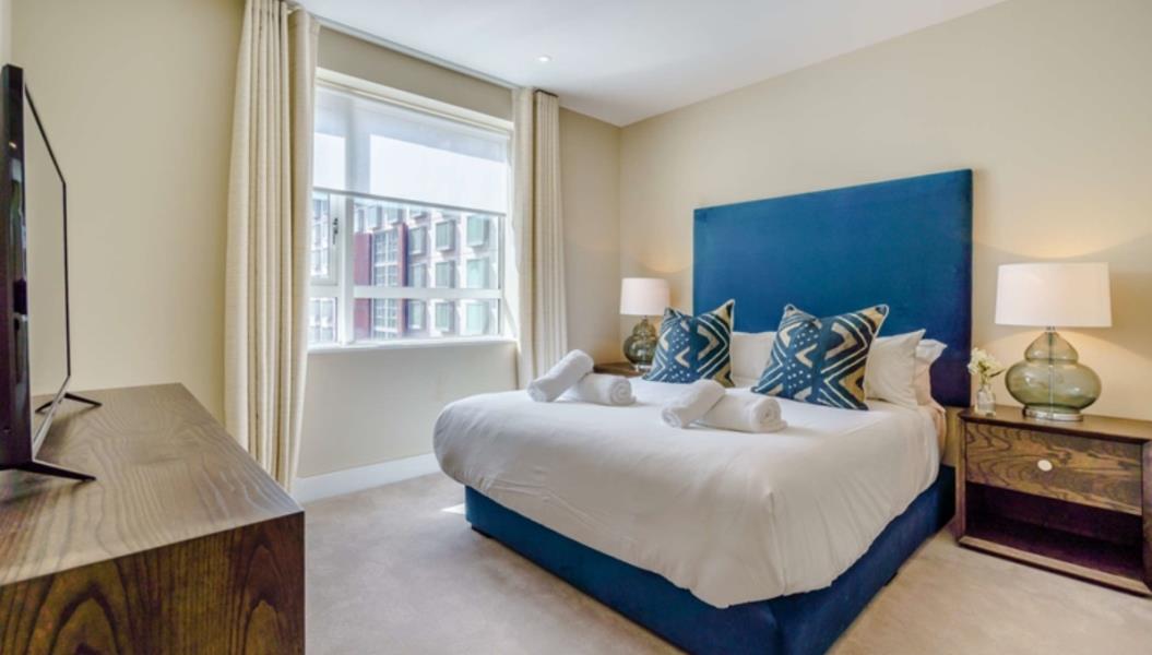Flat Westferry Circus in Greater London