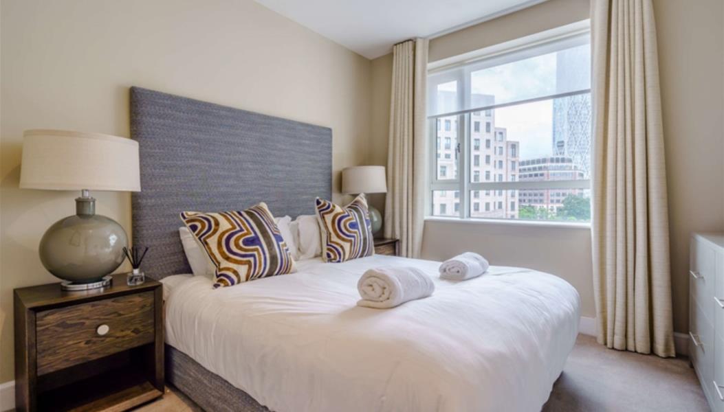 Flat Westferry Circus in Greater London