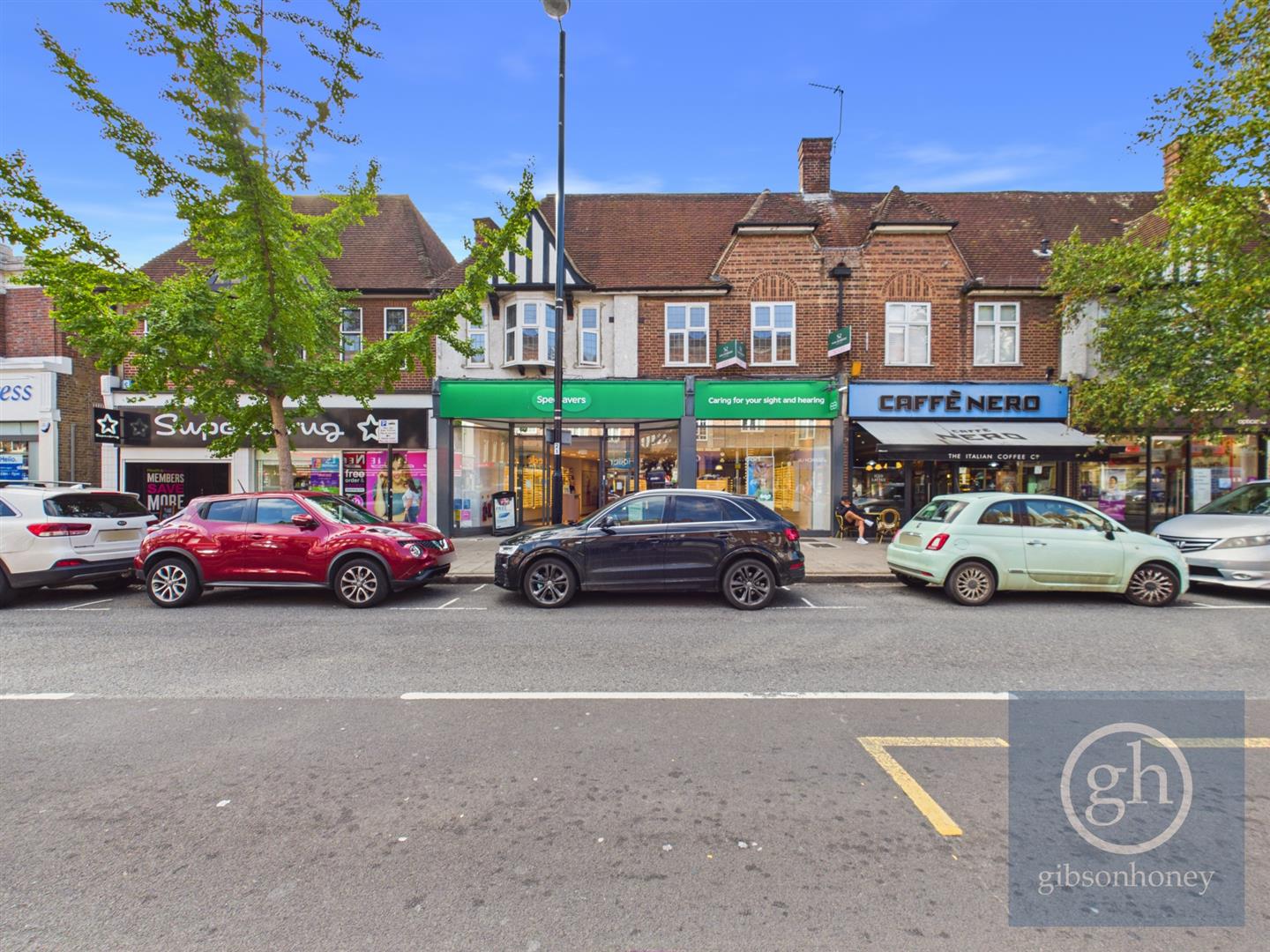 Flat High Street in Greater London
