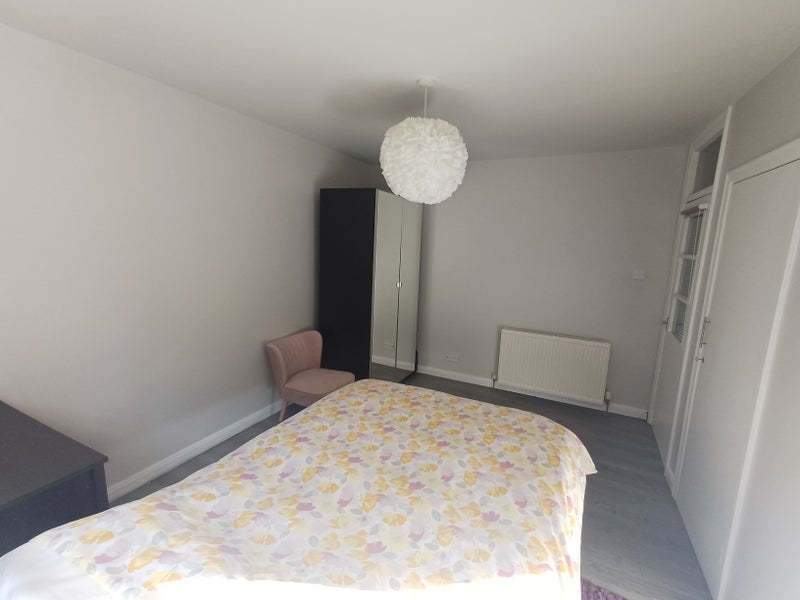 Room Orchard Brae Avenue in City of Edinburgh