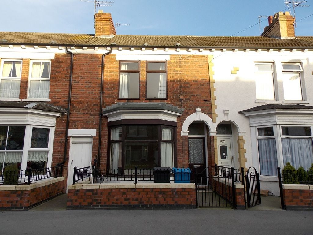 House De La Pole Avenue in Hull