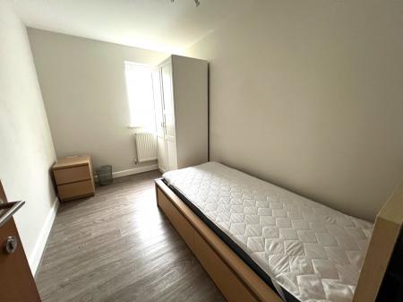Room Pentland Avenue in Chelmsford